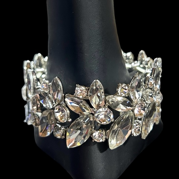 Silver tone Floral Rhinestone Statement Bracelet NWT - Picture 1 of 8